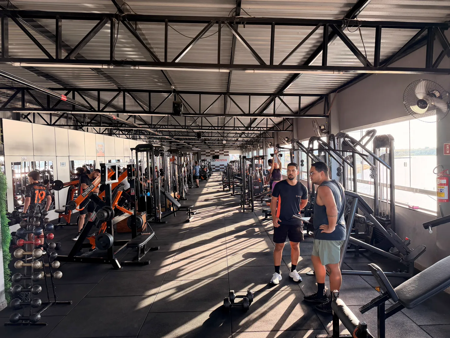 Ambiente da Academia Top Fitness