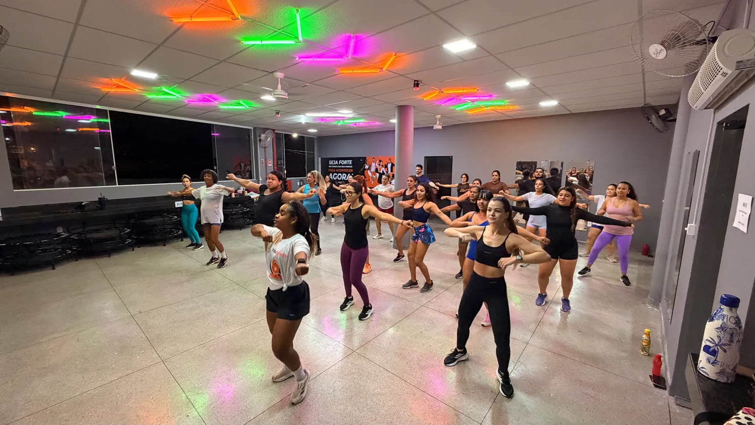 Aula de Zumba na Academia Top Fitness